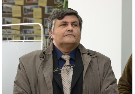 Liderul sindicalist Gheorghe Ionescu (foto) şi, totodată, soţul profesoarei Daniela Smaranda Ionescu, condamnată în 2003 pentru plagiat, este unul din cei şase universitari orădeni propuşi să facă parte din comisiile CNATDCU